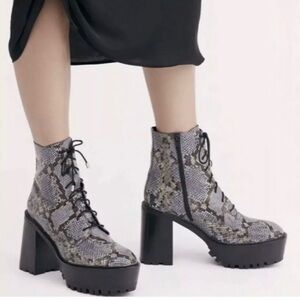 Free People Snake Platform Boots Lace Up 38 Bratz Core Grunge